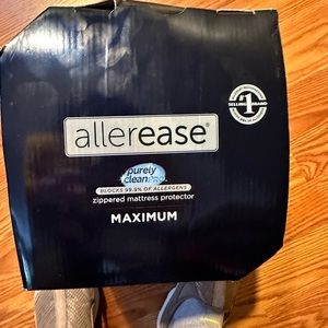 Brand New king size Allerease zippered mattress protector